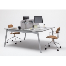 OGI M desk with 2 workspaces